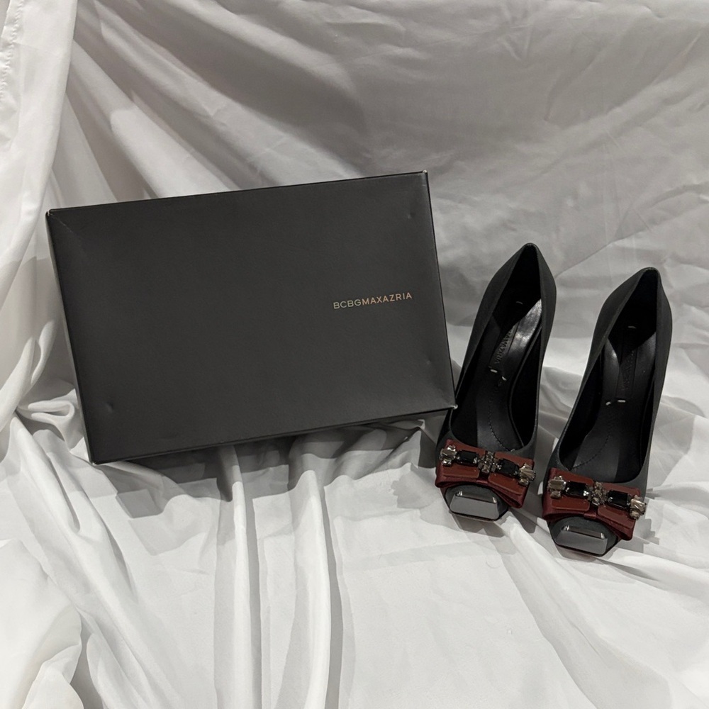 👠Host Pick👠 UNIQUE! BCBGMaxAzria RAYA Heels - Picture 3 of 11